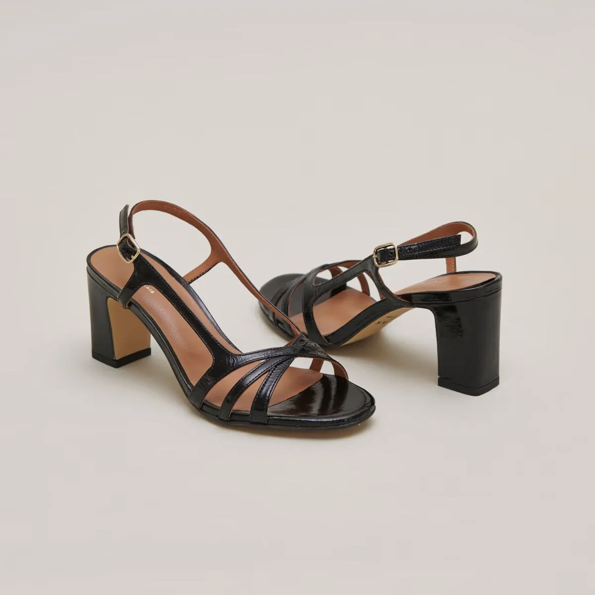 088- Vaiana Cuir Brillant Noir