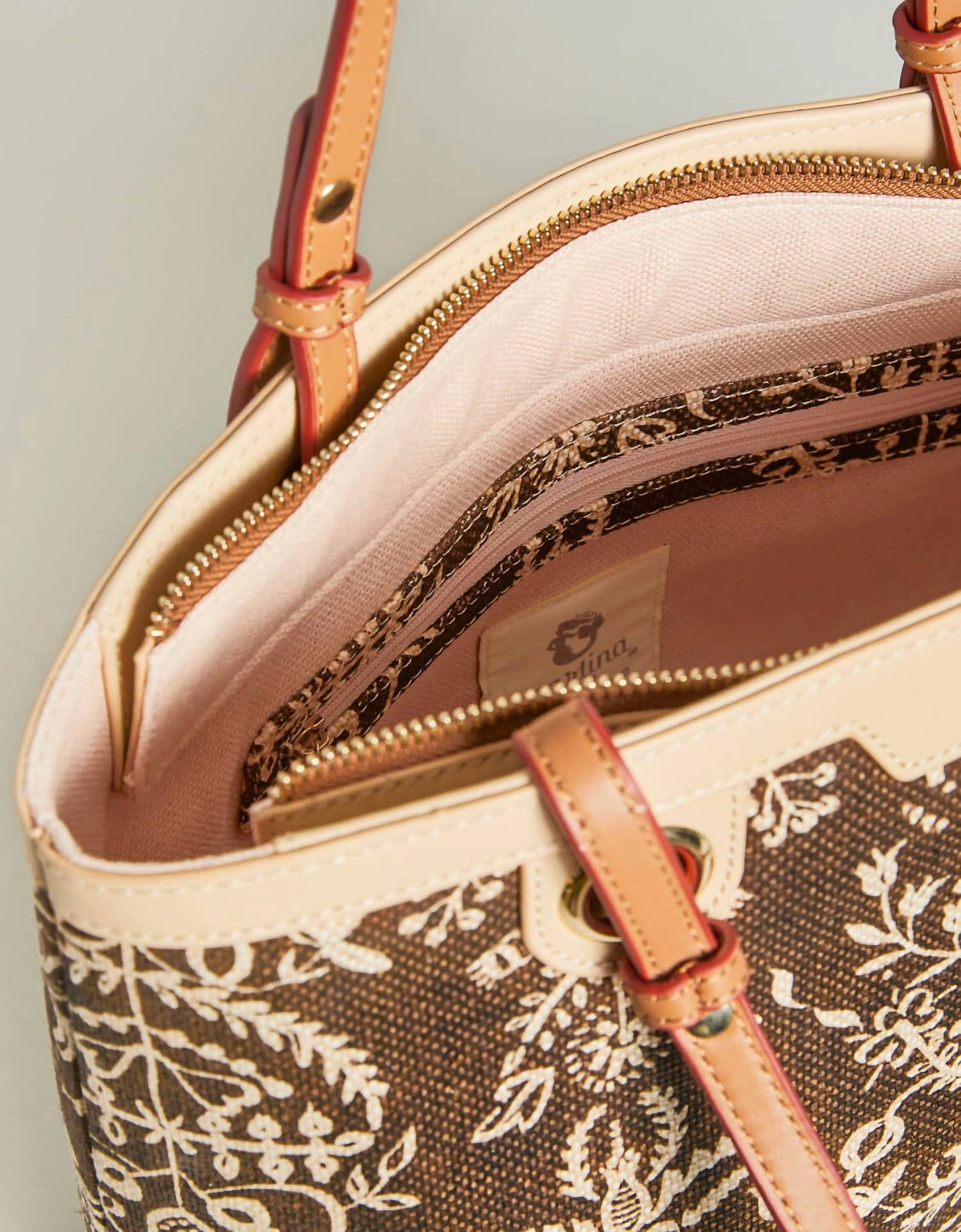 1859 Lighthouse Island Tote Bag In Multi