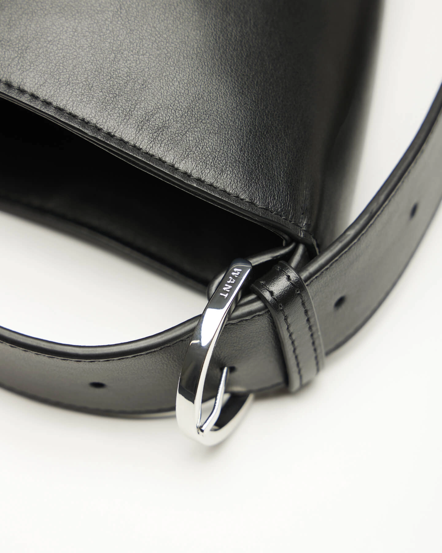 Arch XL Smooth Leather Shoulder Bag