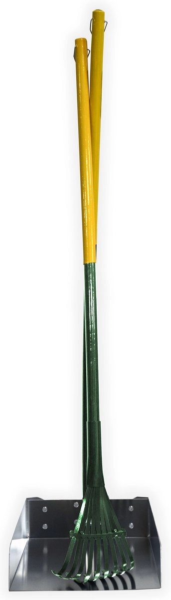 Four Paws Outdoor Rake, Spade & Pan Set