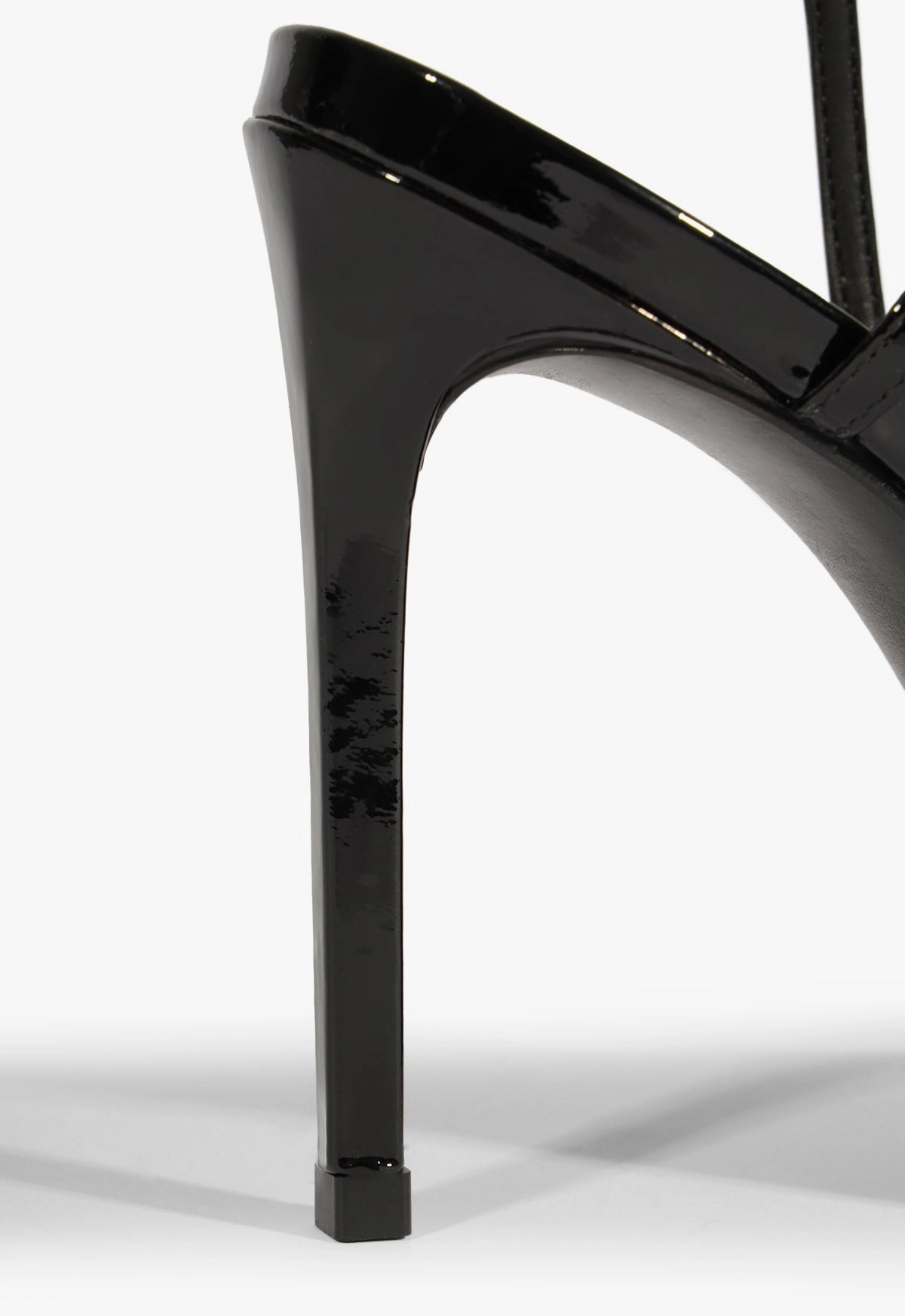 Inez Sandal