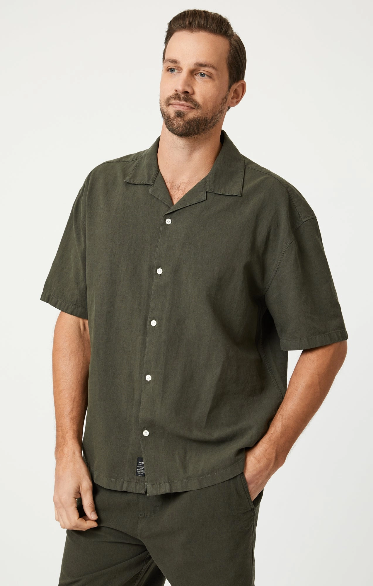 SHORT SLEEVE BUTTON-UP SHIRT IN ASPHALT