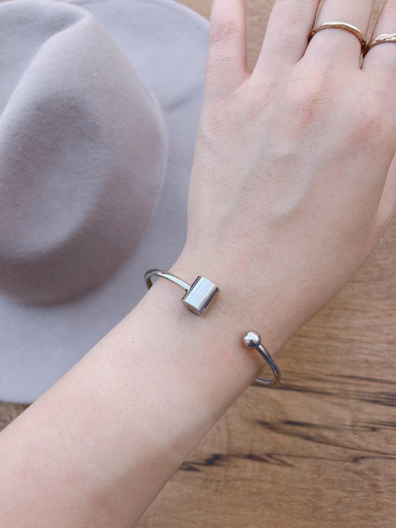 Simple Cuff Flex Bracelet