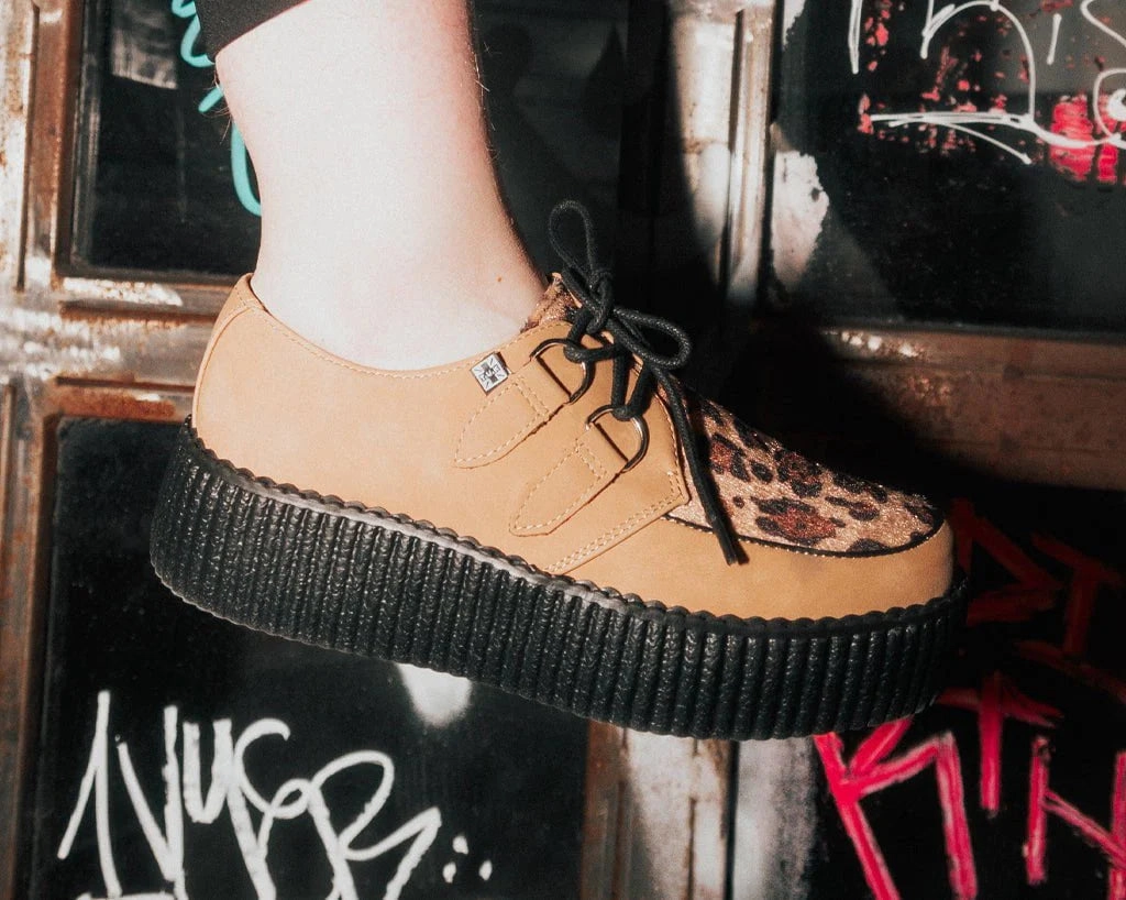 Tan Leopard Brush-Off Mondo Creeper